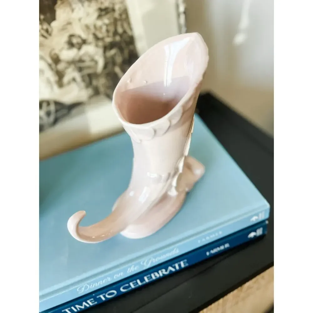 Vintage Niloak Pottery Pink Cornucopia Vase‎ – 7.25” Tall – 1909–1946